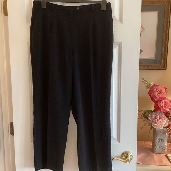 NWOT. Sag Harbor Brand Women’s 16 Straight Leg Black Slacks - Picture 2 of 10